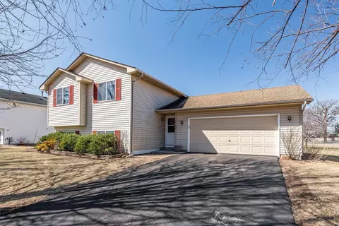1046 Meadow St, Cologne, MN 55322