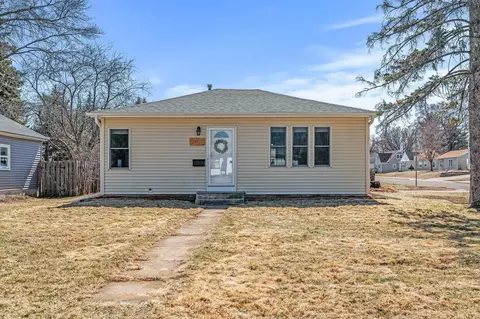 5925 46th Ave N, Crystal, MN 55422