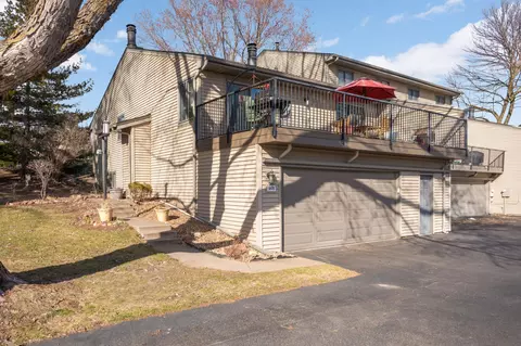 4476 Arden View Ct, Arden Hills, MN 55112
