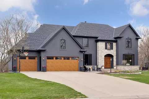 3519 Crestmoor Dr, Woodbury, MN 55125