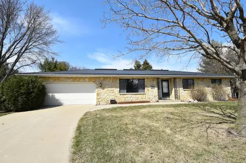 323 Helen Ct SW, Eyota, MN 55934