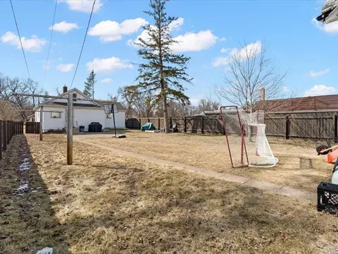 Exterior - 712 7th Ave NE, Brainerd, MN 56401 photo 2 of 6