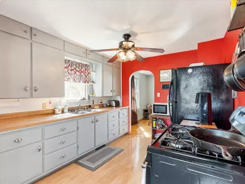 Kitchen - 712 7th Ave NE, Brainerd, MN 56401 photo 1 of 3