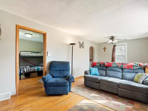 Living - 712 7th Ave NE, Brainerd, MN 56401 photo 1 of 1