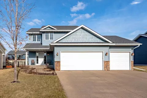 50 Meadowlark Dr, Hudson, WI 54016