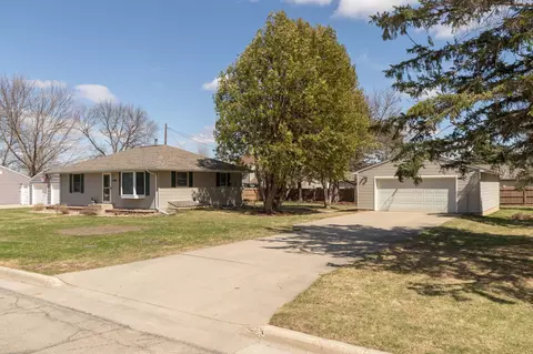 2306 6th St NW, Austin, MN 55912