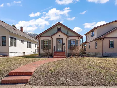 980 Cherokee Ave, West Saint Paul, MN 55118