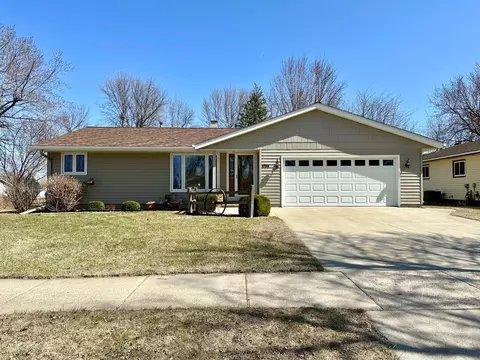 1734 Green View Rd, Worthington, MN 56187