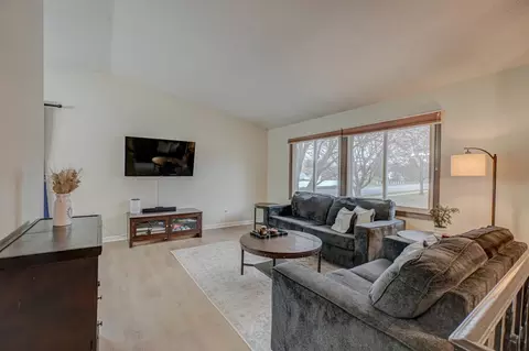 540 98th Ln NE, Blaine, MN 55434