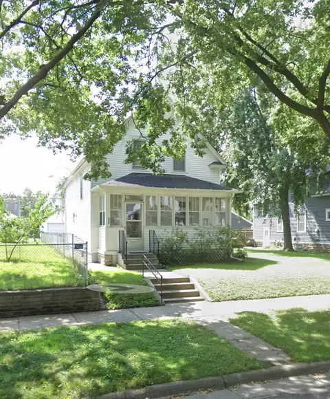 680 Hyacinth Ave E, Saint Paul, MN 55106