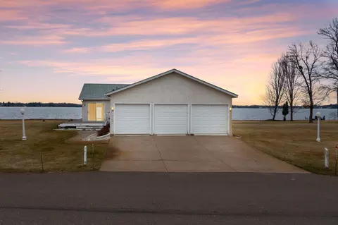 21557 S Lake George Dr NW, Oak Grove, MN 55011