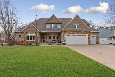 1612 Northridge Ln, North Mankato, MN 56003
