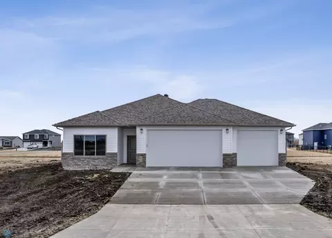10218 73rd St S, Horace, ND 58047