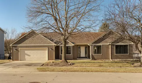 1000 Rocky Creek Dr NE, Rochester, MN 55906