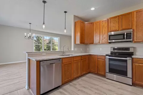 3611 Hazel Trl #E, Woodbury, MN 55129