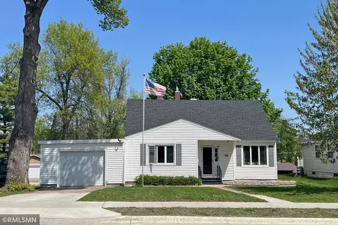 518 State St E, Cannon Falls, MN 55009