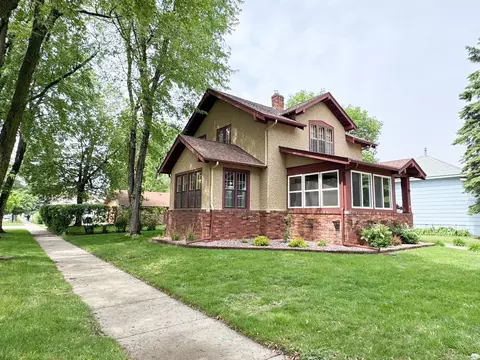 1201 6th Ave, Worthington, MN 56187