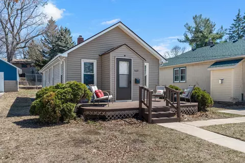 569 Glenbrook Ave N, Oakdale, MN 55128