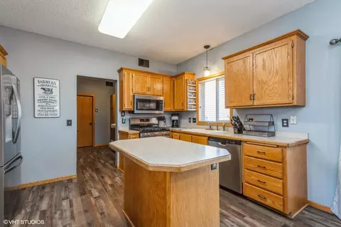 Kitchen - 1949 Eagle Trl, Centerville, MN 55038 photo 1 of 4