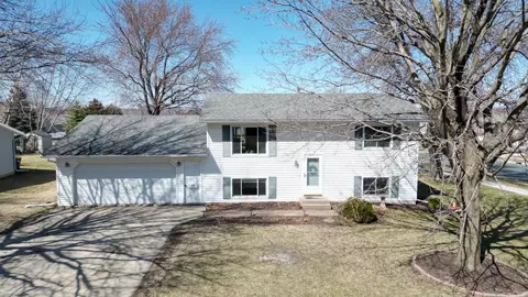 1109 5th St NE, Stewartville, MN 55976