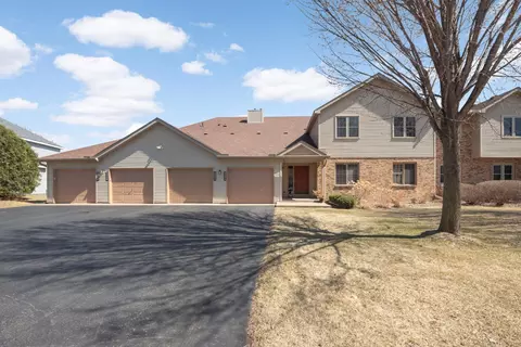 4296 Fisher Ln #26B, White Bear Lake, MN 55110