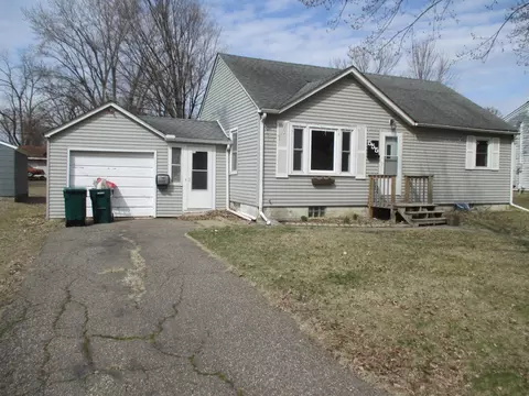555 N Pearl St, River Falls, WI 54022