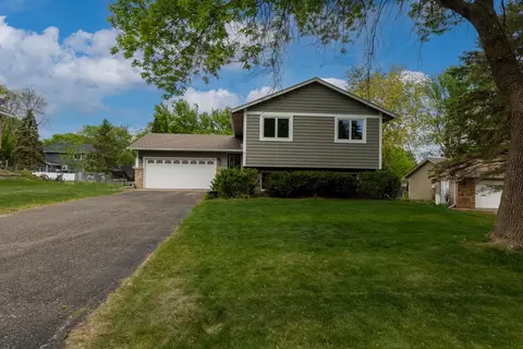 9440 Dartford Rd, Woodbury, MN 55125