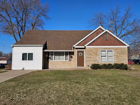 710 S Cherry St, Lamberton, MN 56152