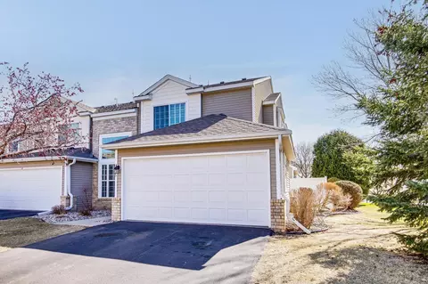 2705 Wagon Wheel Trl, Chaska, MN 55318