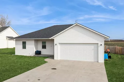 220 Field Crest Blvd NE, Cokato, MN 55321