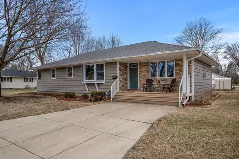 106 4th St SE, New Prague, MN 56071