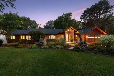 2018 Lower Saint Dennis Rd, Saint Paul, MN 55116