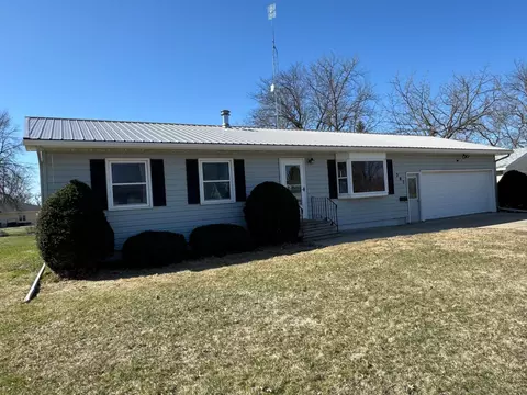 207 Van Amber St W, Welcome, MN 56181