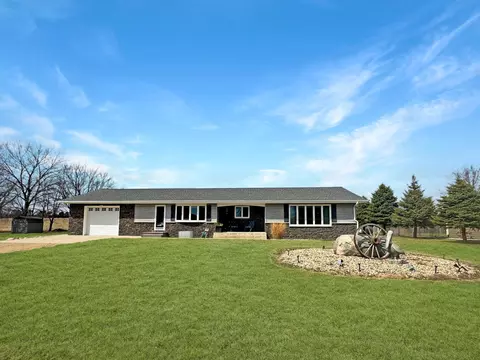 45 Lakeview Dr, Slayton, MN 56172