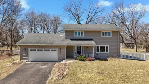105 Zachary Ln N, Plymouth, MN 55441