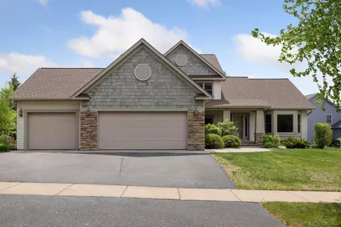 2164 Rushmore Dr, River Falls, WI 54022