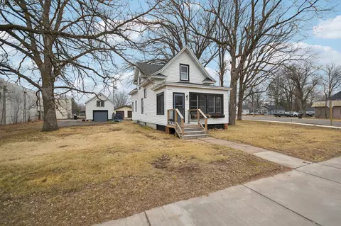 314 S Main St, Luck, WI 54853