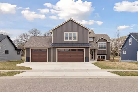 359 Vista Cir, River Falls, WI 54022