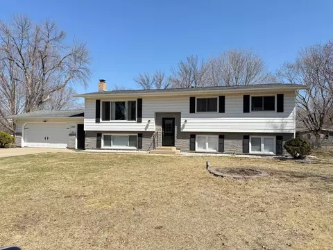 2105 Stade Ln, Fairmont, MN 56031