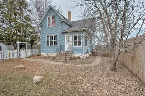 848 Ashland St S, Cambridge, MN 55008