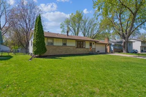 7801 45 12 Ave N, New Hope, MN 55428