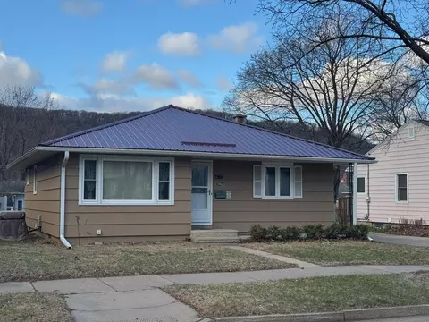 631 W Belleview St, Winona, MN 55987