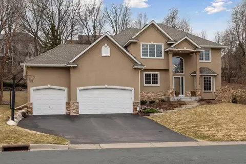 1490 Pinetree Trl, Eagan, MN 55122