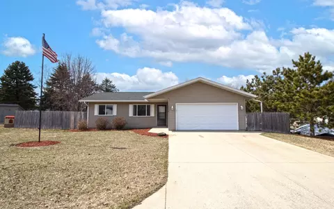 1120 Coakley St, Paynesville, MN 56362