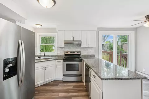 900 2nd St E, Hastings, MN 55033