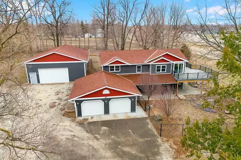 807 Division St S, Morristown, MN 55052