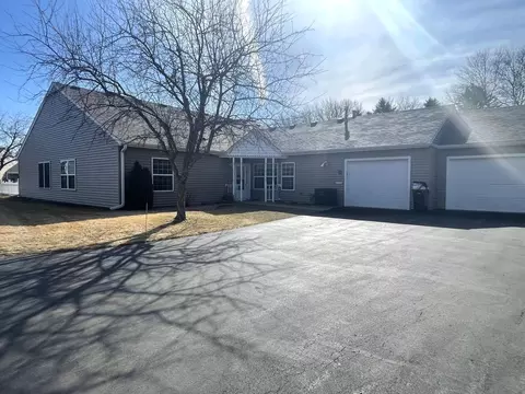 1903 Burr Oak Dr #D, Austin, MN 55912