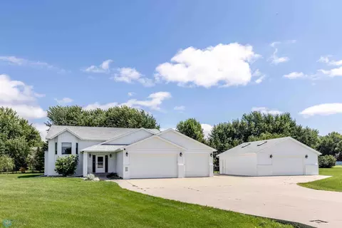 4708 Mcmahon Estates Ct, West Fargo, ND 58078
