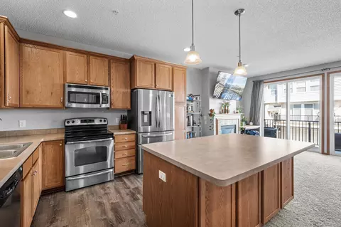 4615 Victor Path #4, Hugo, MN 55038