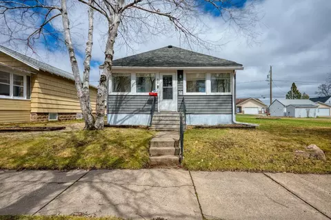 717 16th St N, Virginia, MN 55792